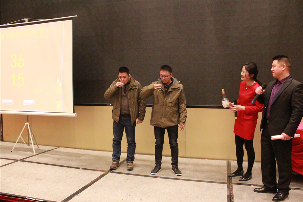 難以表述喜獲大獎(jiǎng)的激動(dòng)，唯有杜康.jpg